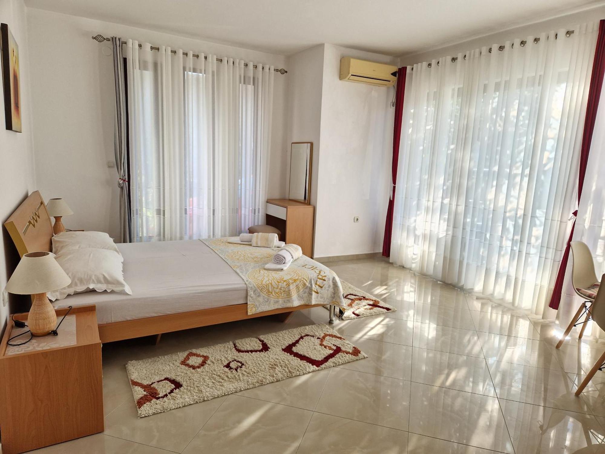 Studios M Улцинь Екстер'єр фото