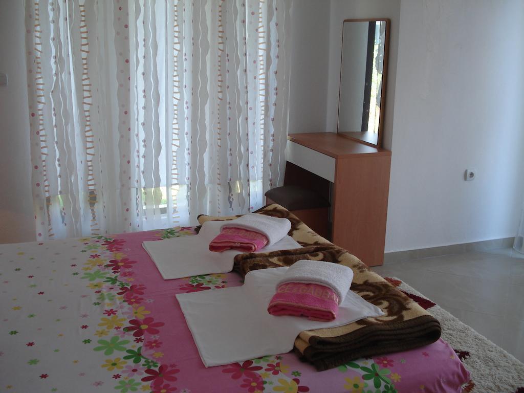 Studios M Улцинь Екстер'єр фото