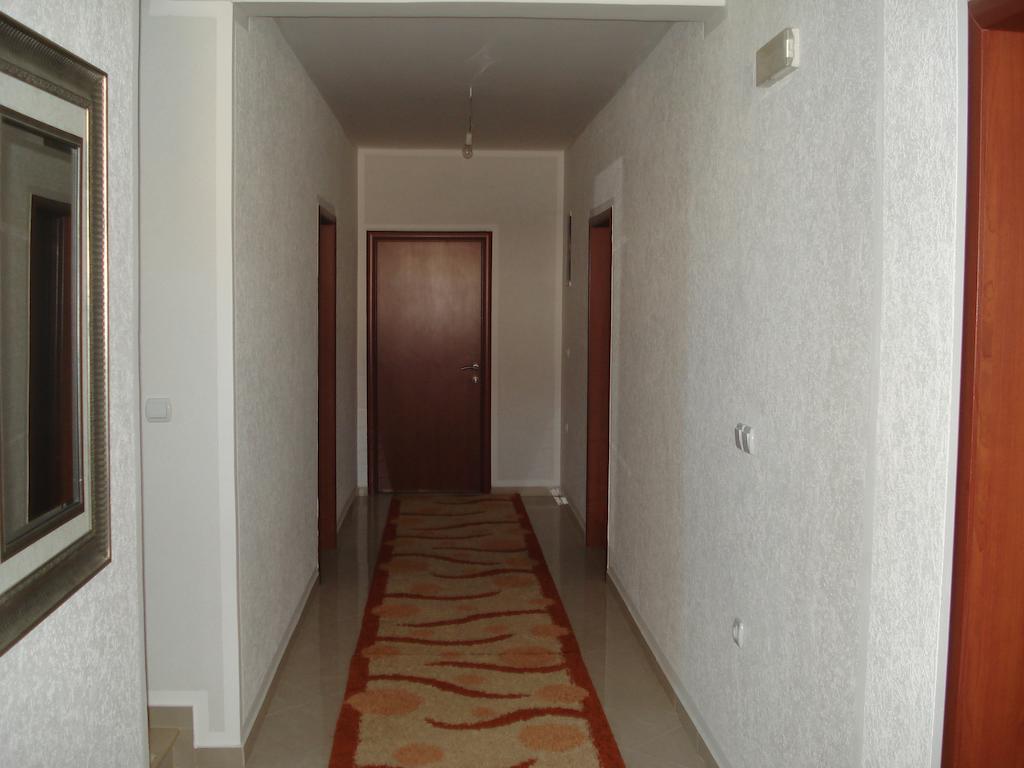 Studios M Улцинь Екстер'єр фото